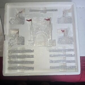Department 56 Village Accessories ICE CRYSTAL GATE & WALLS (set of 14) #56716